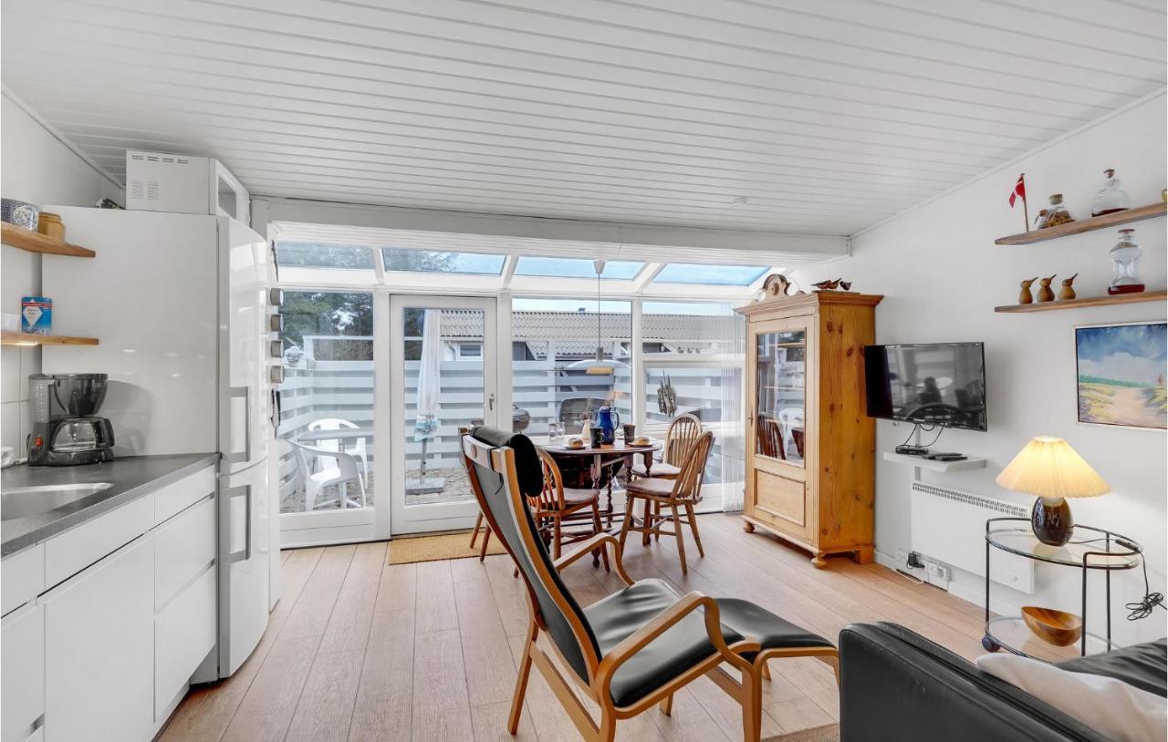 Pet Friendly Home In Vejers Strand With Kitchen Экстерьер фото
